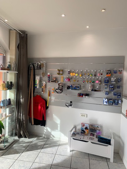 QGservices - Boutique Multi-service. Cordonnerie, Pressing Chaussure, Clé Et Télécommandes à Vauvert, Cordonnier à Vauvert